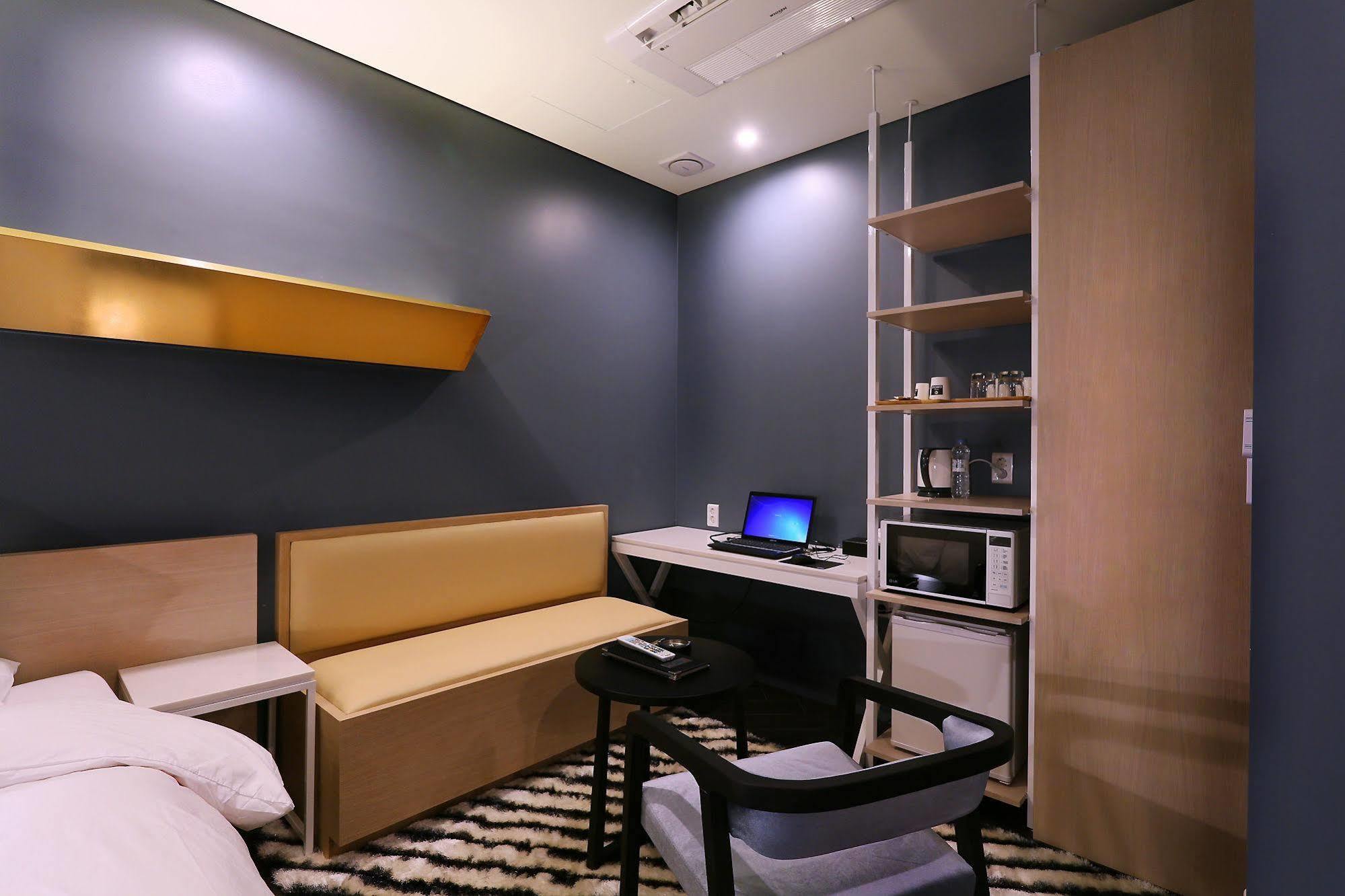 Circle Hotel Incheon Bagian luar foto