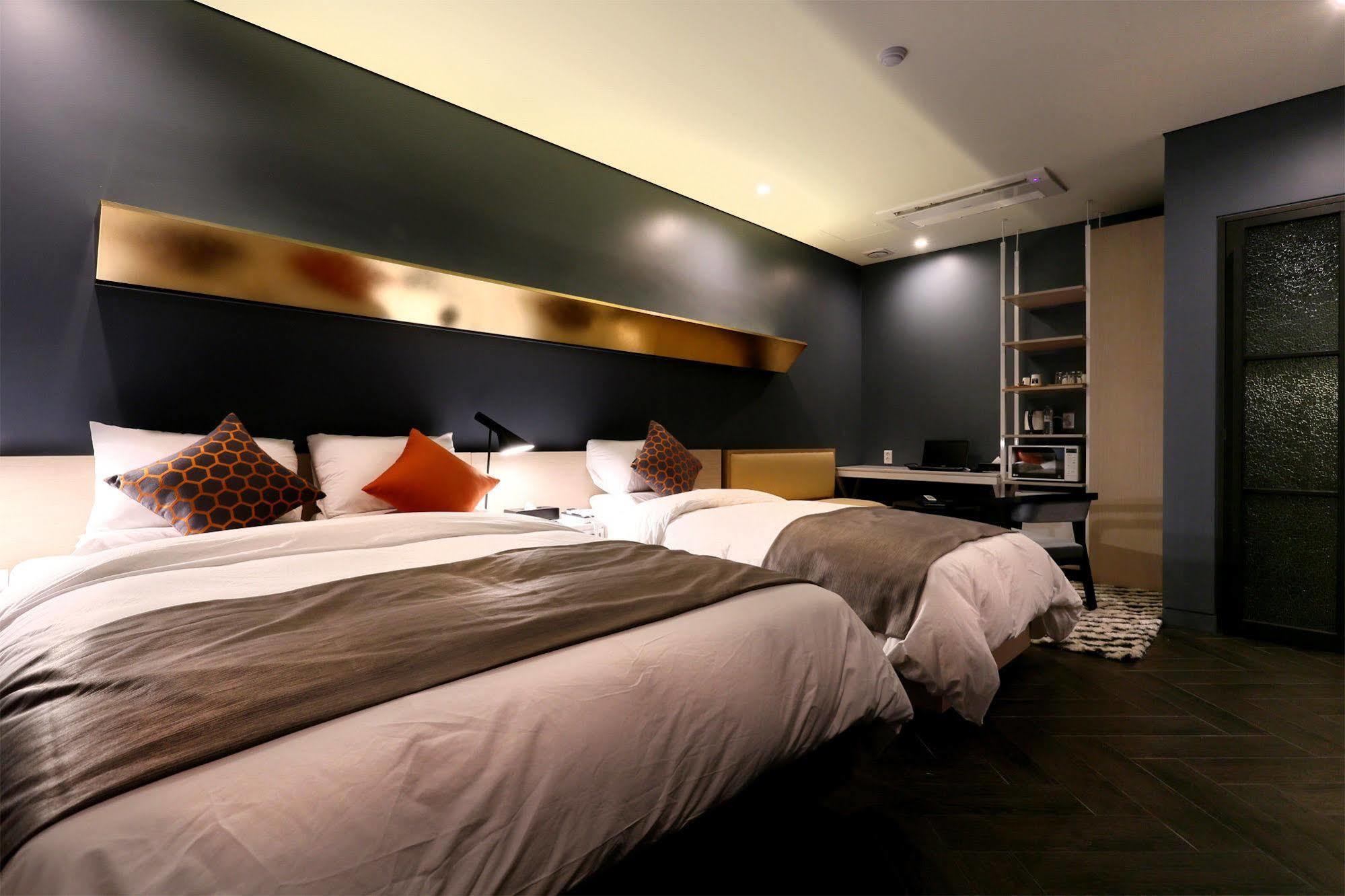 Circle Hotel Incheon Bagian luar foto