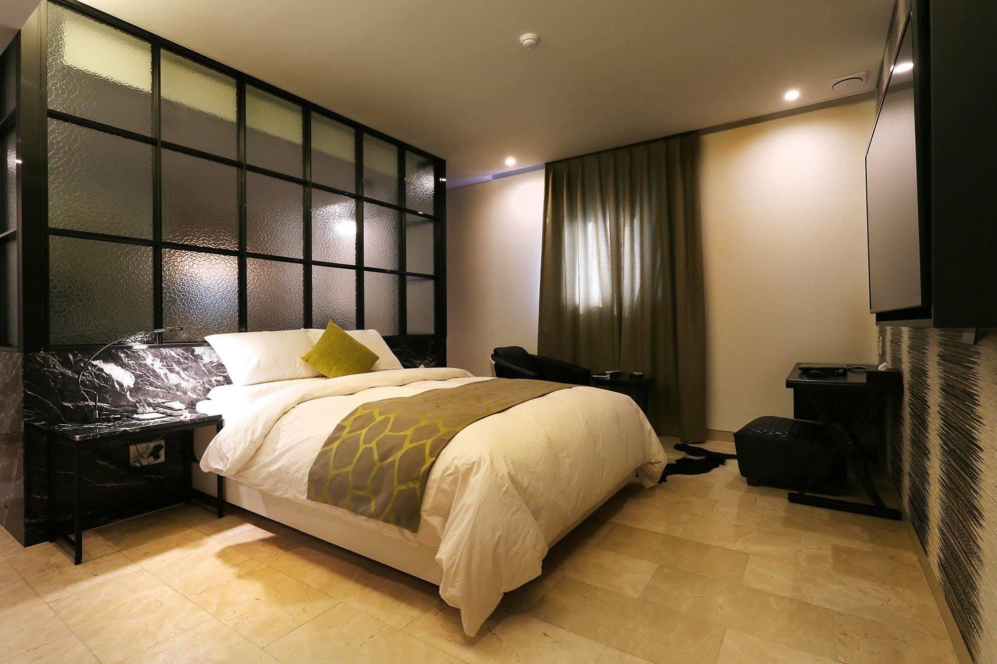 Circle Hotel Incheon Bagian luar foto