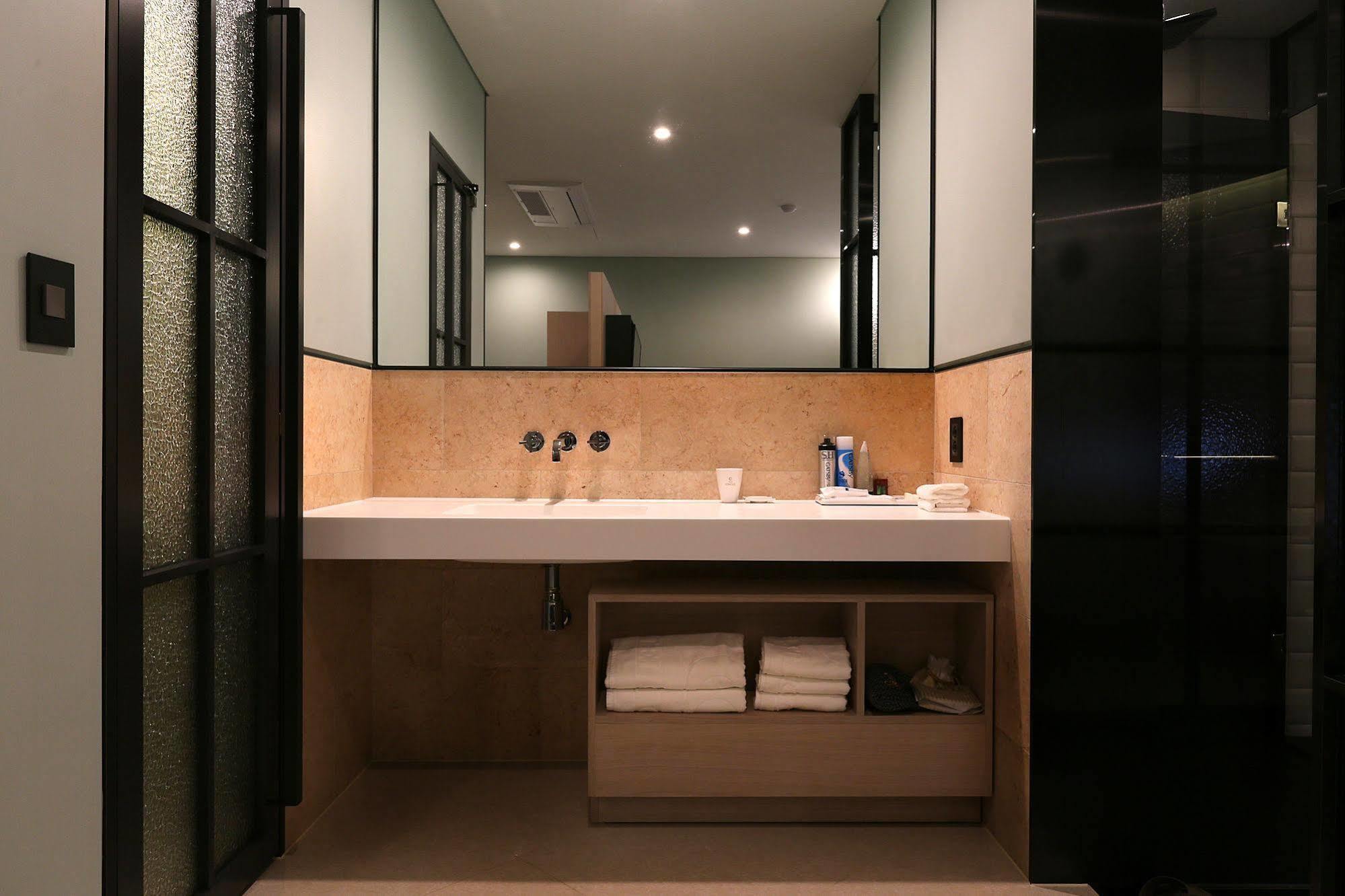 Circle Hotel Incheon Bagian luar foto
